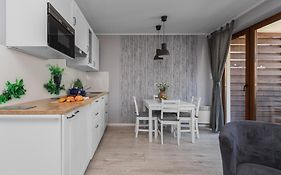 APARTAMENTY MIERZEJA -BALTIC PARK STEGNA, Przyjazne zwierzętom, 500 m od plaży, Bezpłatny Meleks